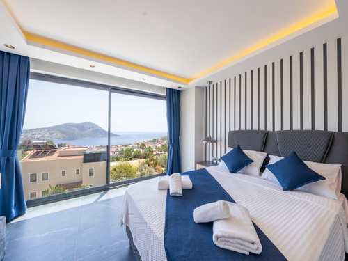  gece  -  Kasım
  | Kalkan’da 8 Kişilik Lüks Villa, Özel Isıtmalı Havuz ve Merkezi Konum